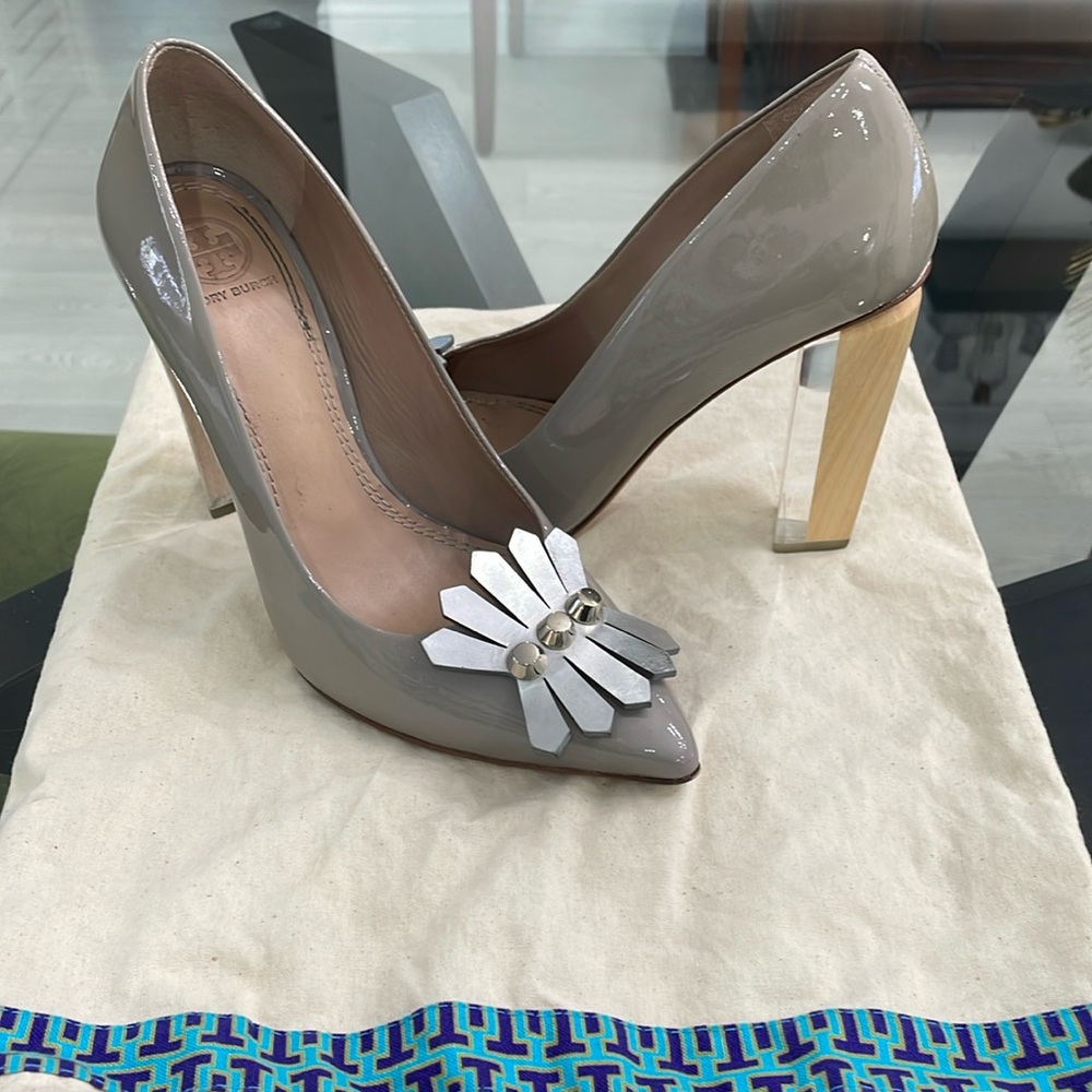 Tory Burch Sapato AURORA 
Pump size 7.5